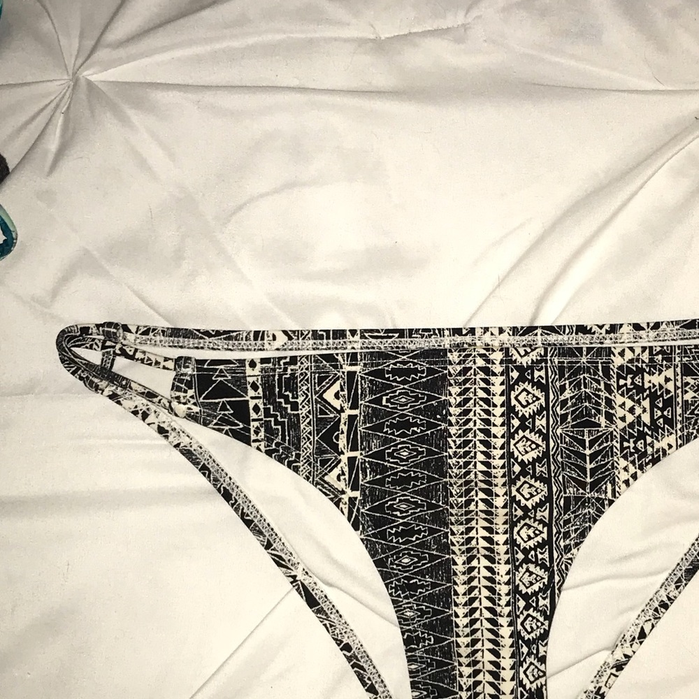 2 Bathing Suits - Picture 4 of 6